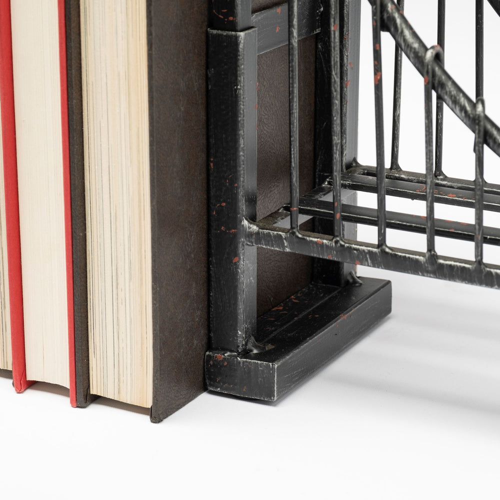 Suspension Book End