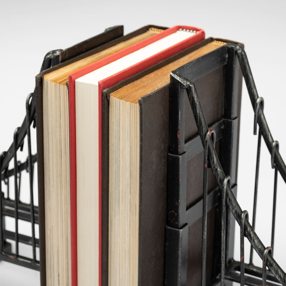 Suspension Book End
