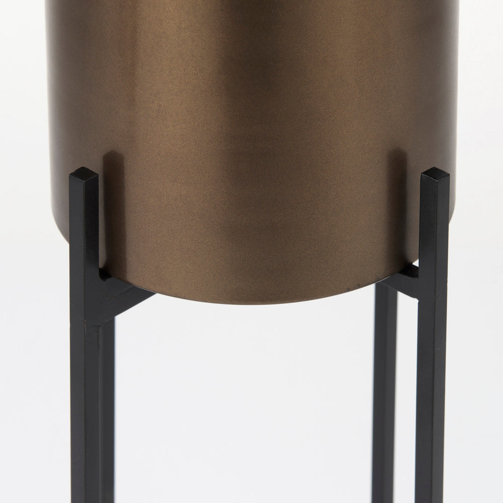 Sowerberry Plant Stand