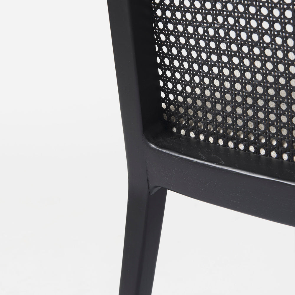 Chaise de salle à manger avec accoudoirs et dossier en rotin Clara