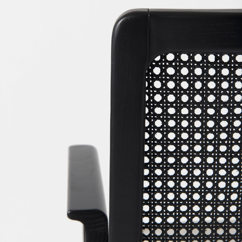 Chaise de salle à manger avec accoudoirs et dossier en rotin Clara