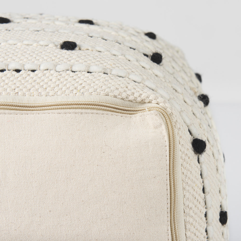 Amaira Pouf