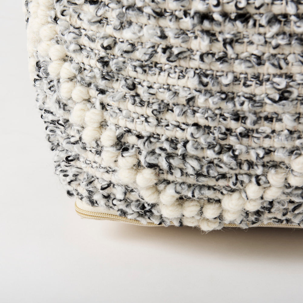 Ekiya Pouf