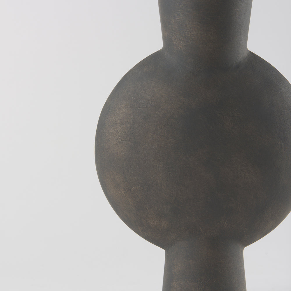 Kaz Vase