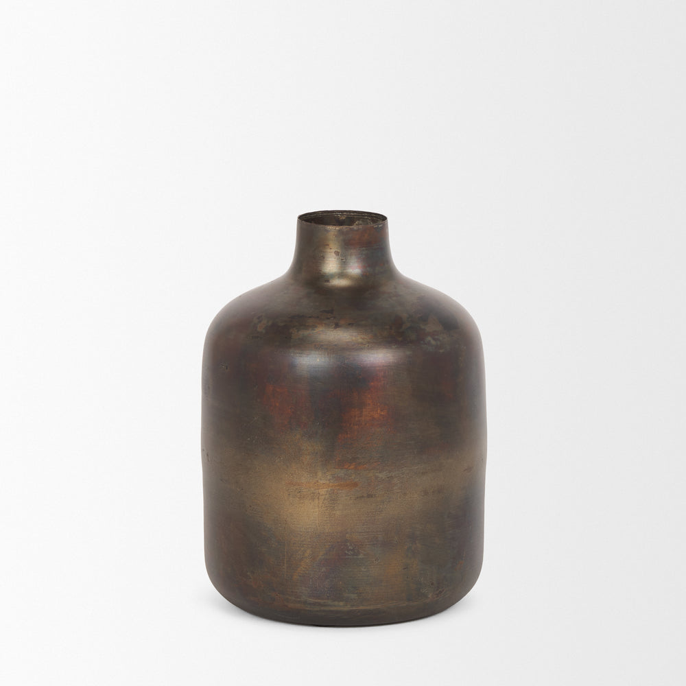 Daya Vase