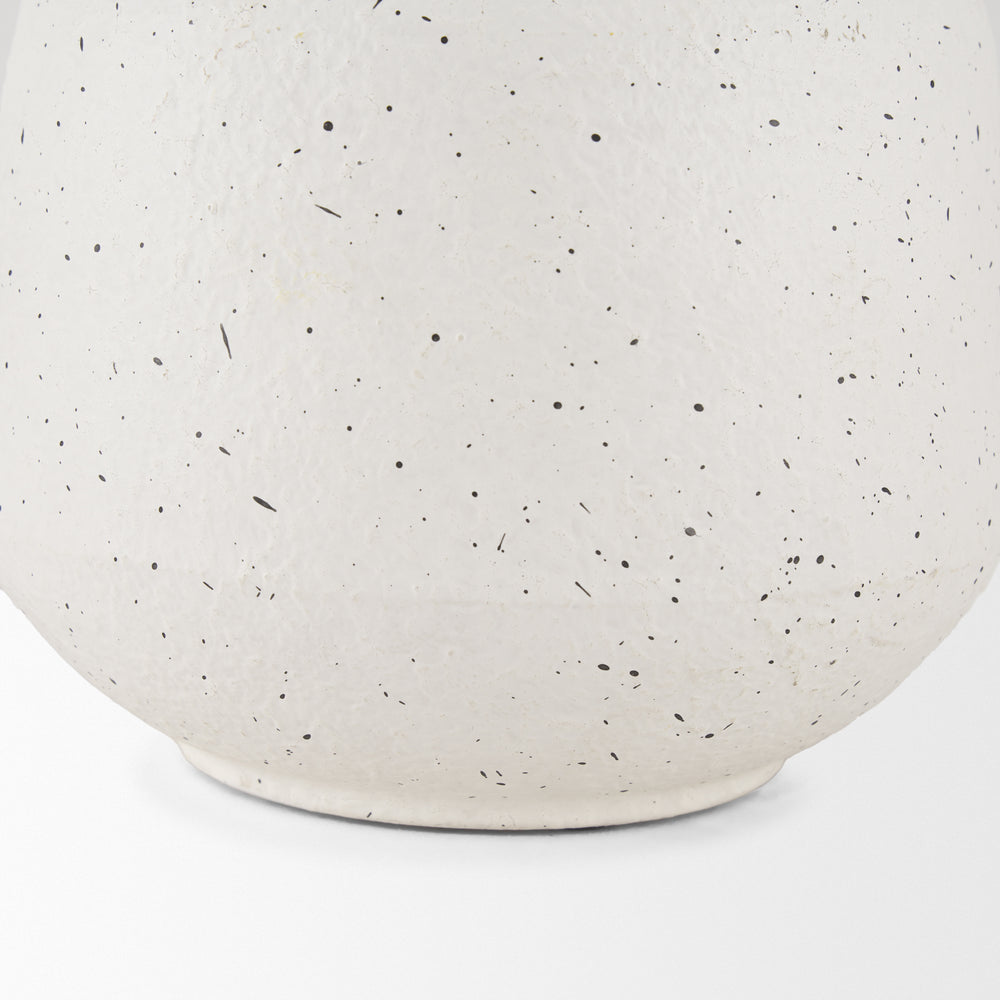 Treva Vase