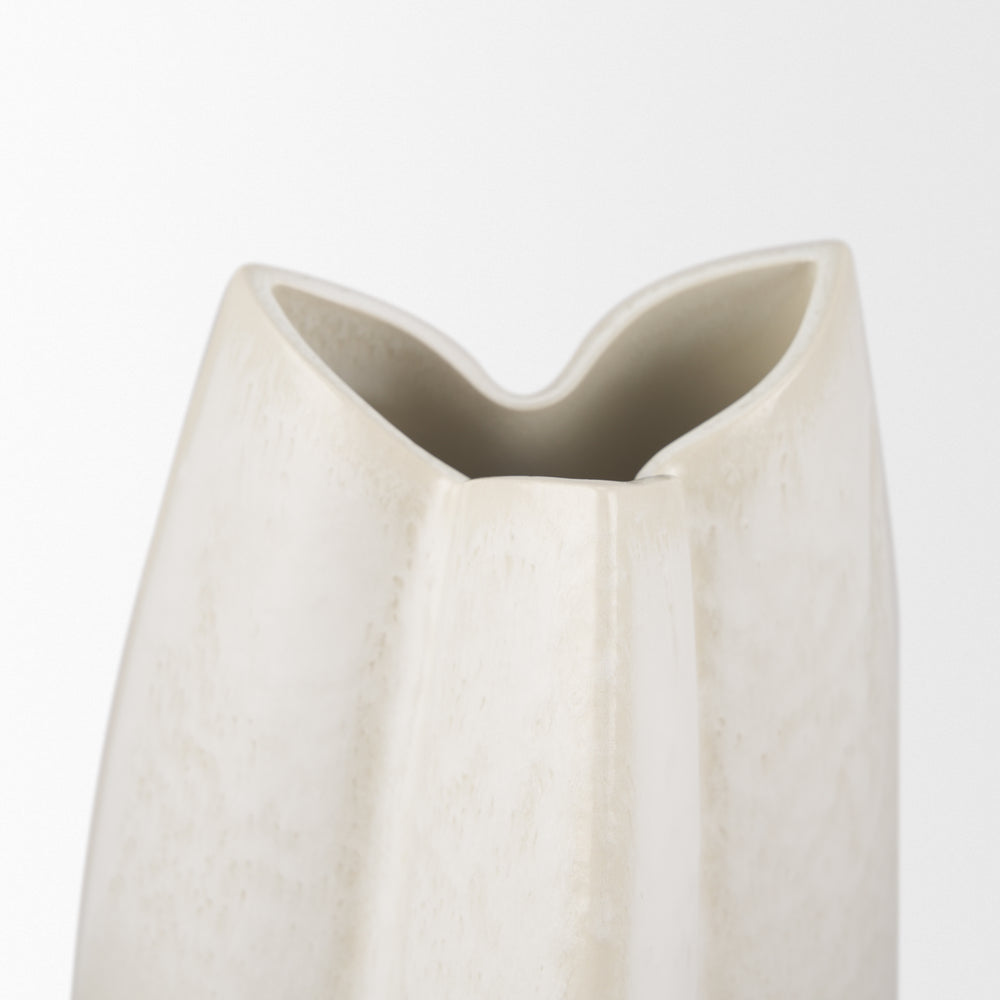 Vania Vase