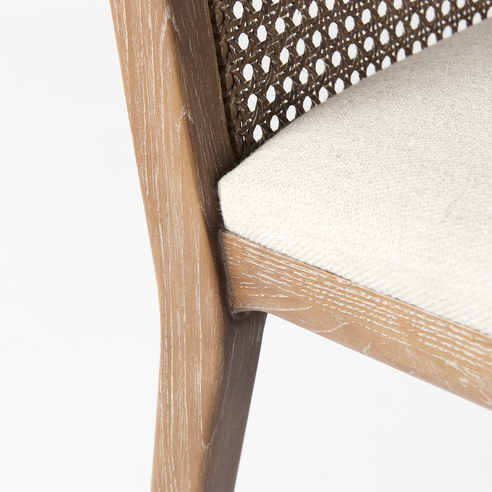 Chaise de salle à manger avec accoudoirs et dossier en rotin Clara