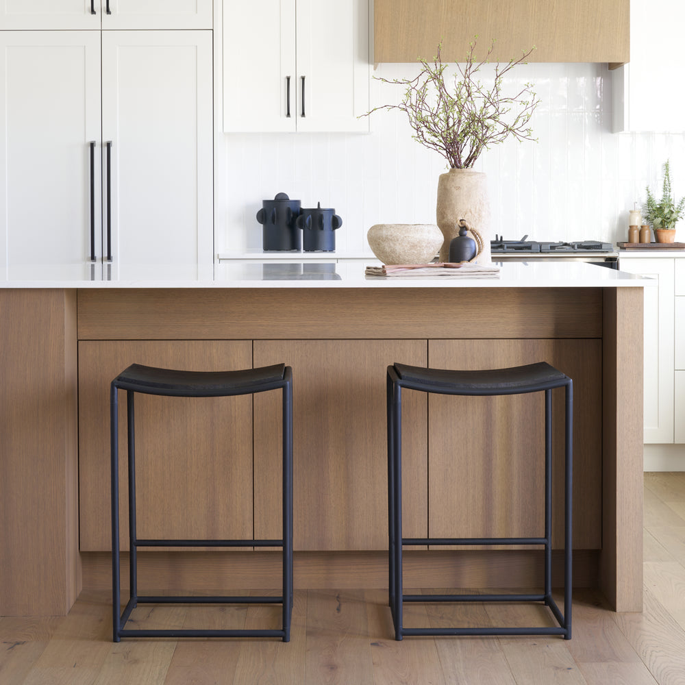 Tabouret Taniel avec assise en bois