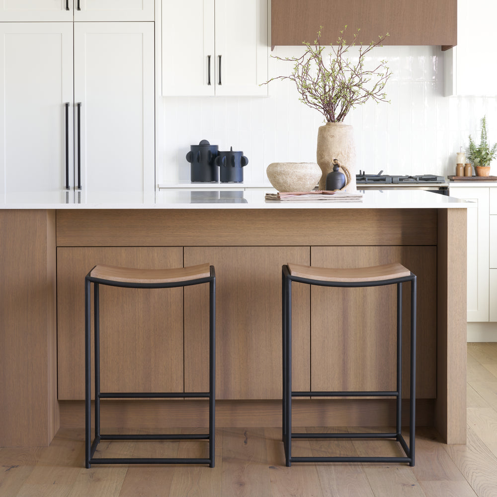 Tabouret Taniel avec assise en bois