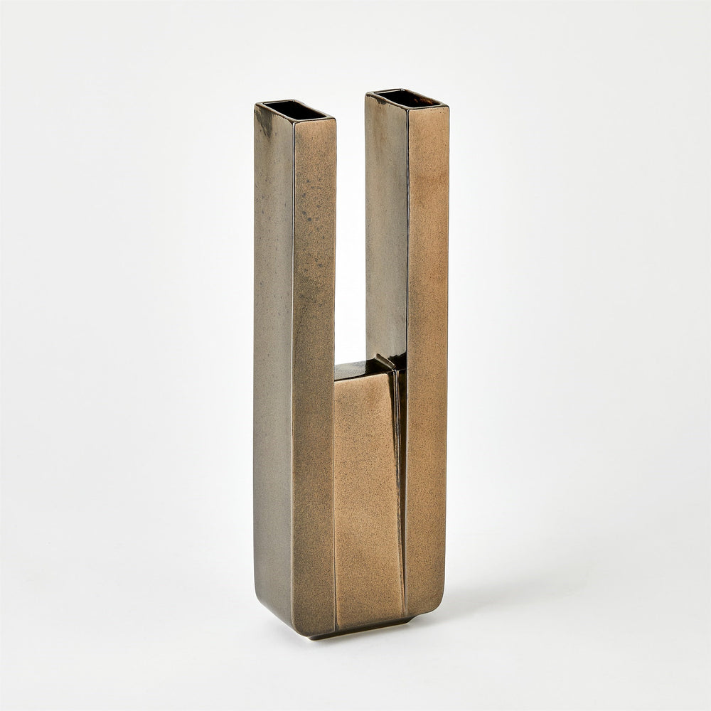 Metropolis Vases