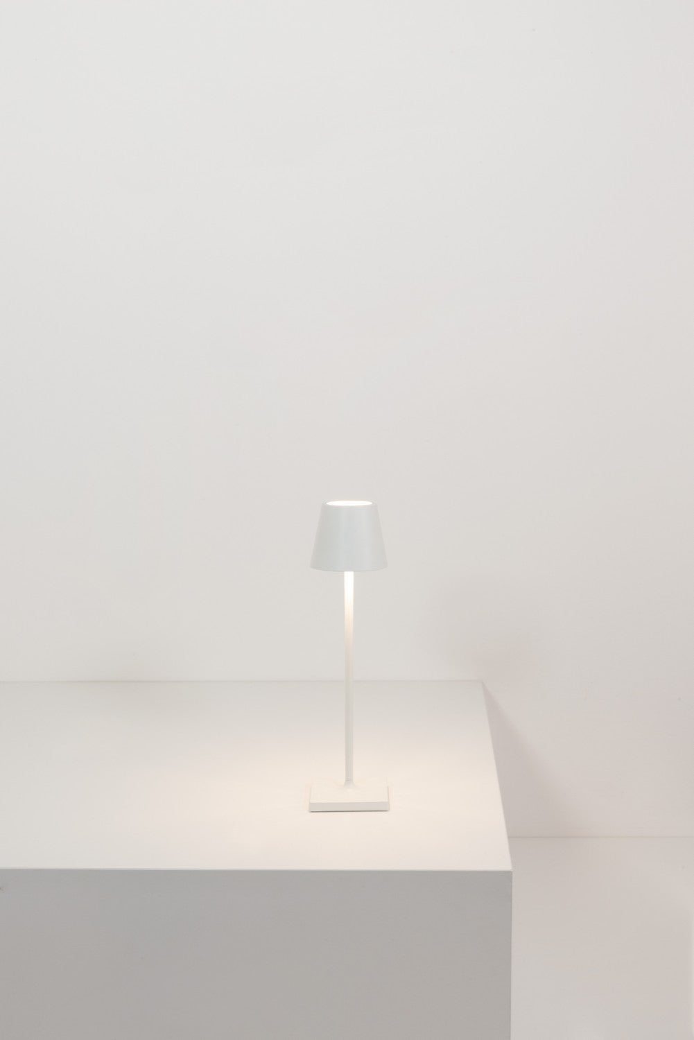Zafferano - LED Table Lamp - Poldina - White- Union Lighting Luminaires Decor