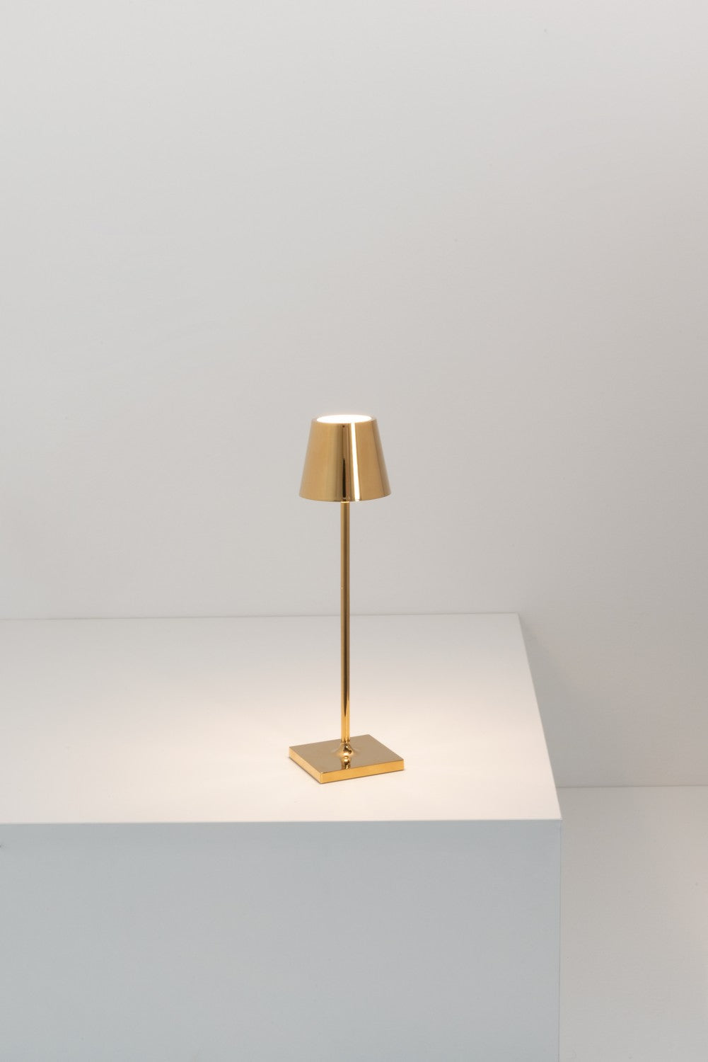 Zafferano - LED Table Lamp - Poldina - Gold- Union Lighting Luminaires Decor