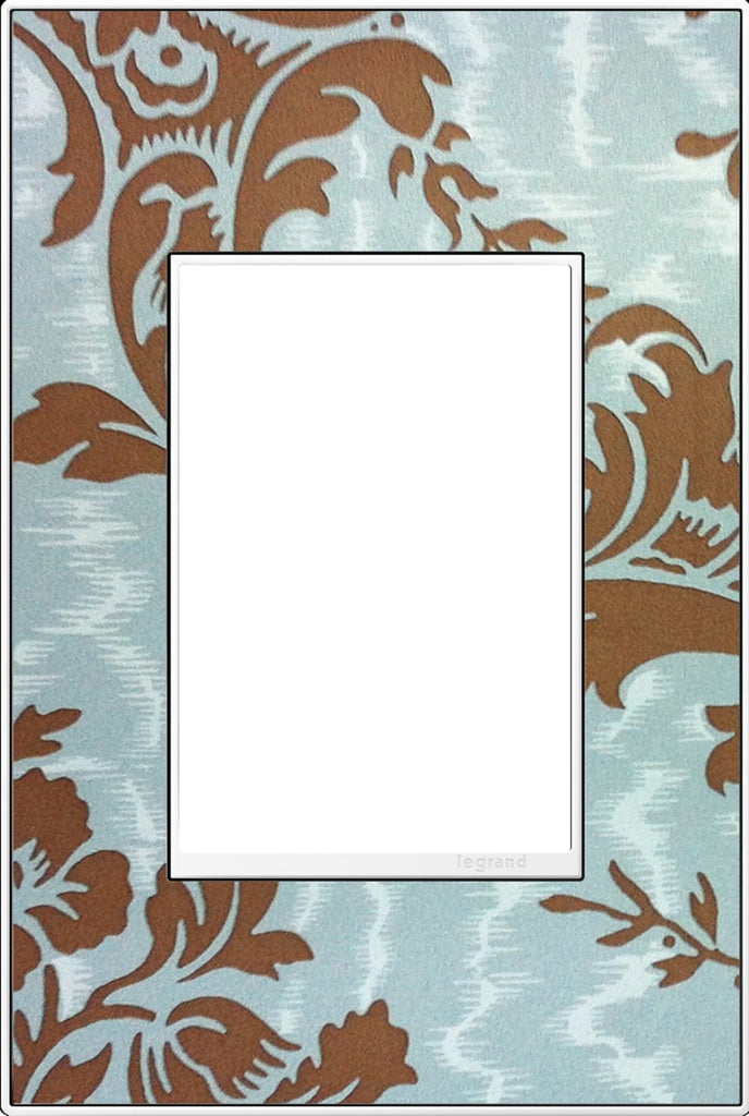 Legrand Canada - One-Gang-Plus Screwless Wall Plate Trim - Adorne - White- Union Lighting Luminaires Decor