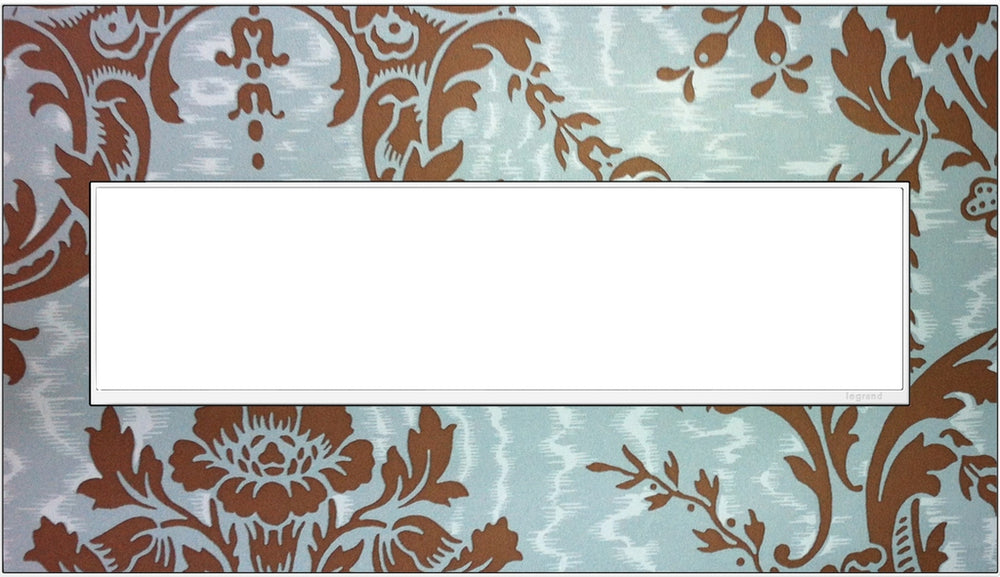 Legrand Canada - Four-Gang Screwless Wall Plate Trim - Adorne - White- Union Lighting Luminaires Decor
