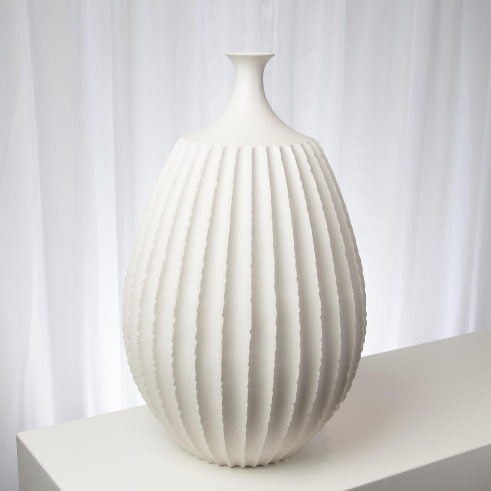 Sawtooth Vases & Bowl Rustic White