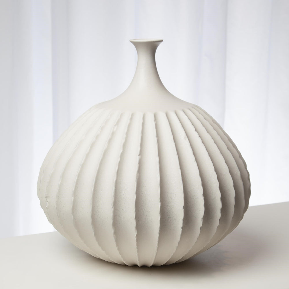 Sawtooth Vases & Bowl Rustic White