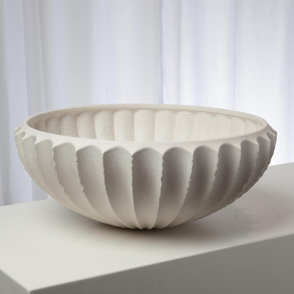 Sawtooth Vases & Bowl Rustic White