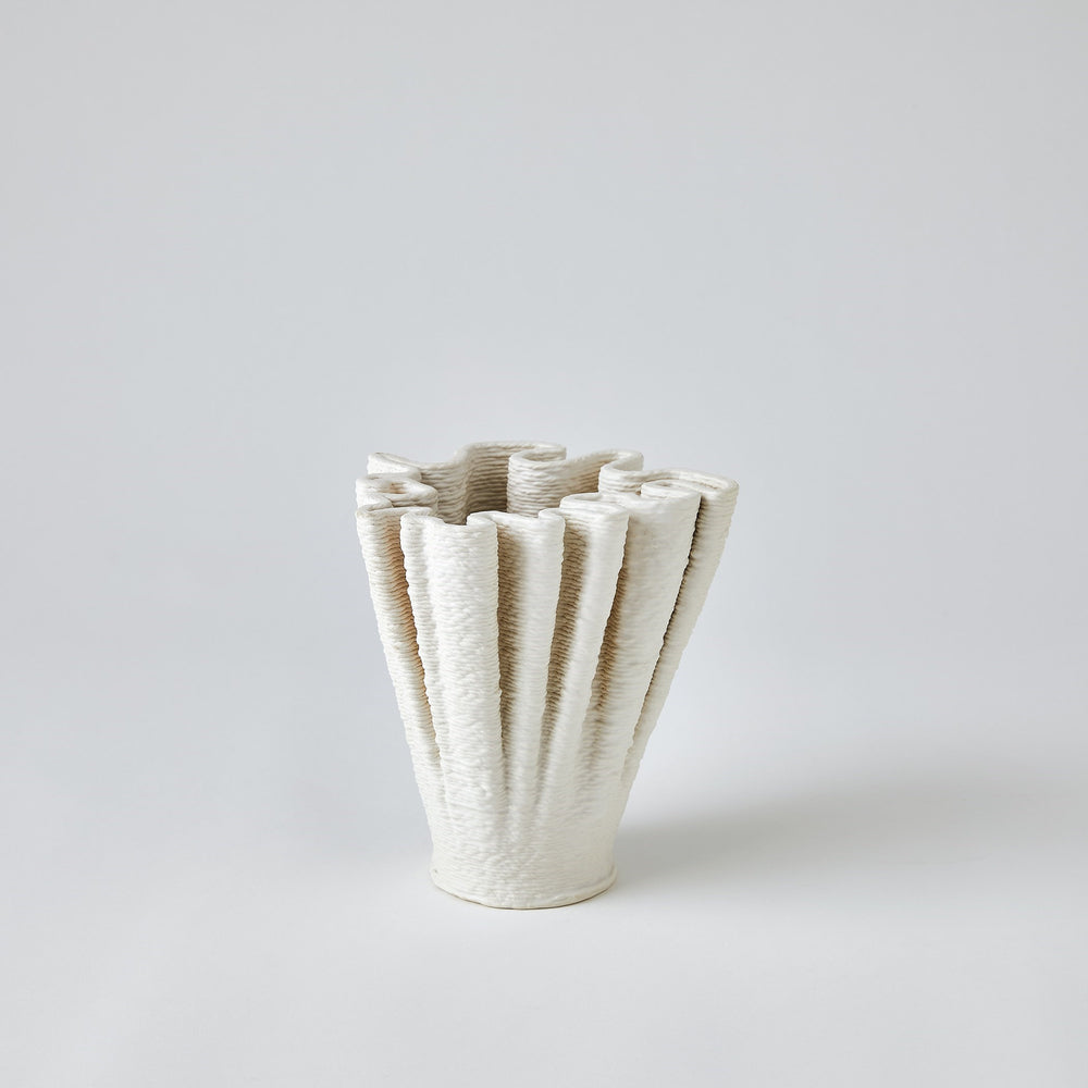 Vases imprimées à ondulation blanche mate