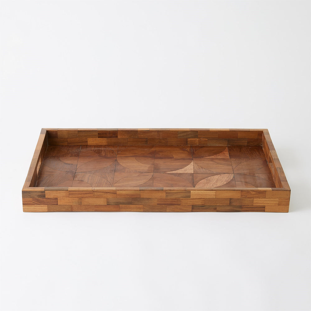 Plateaux en bois couverts