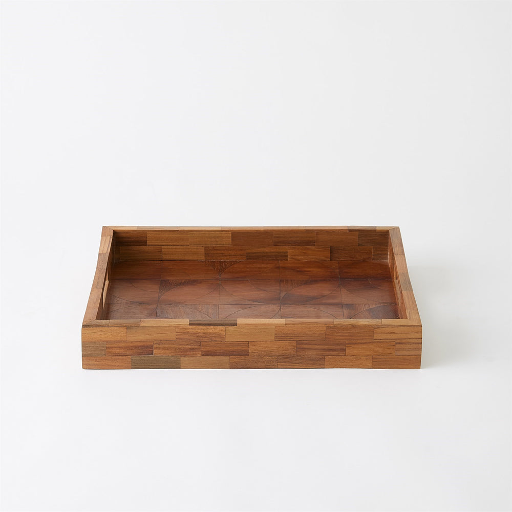 Plateaux en bois couverts
