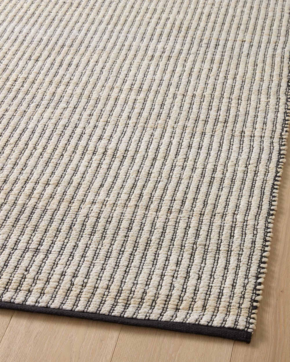 Colton Ivory / Black Rug (CON-02)