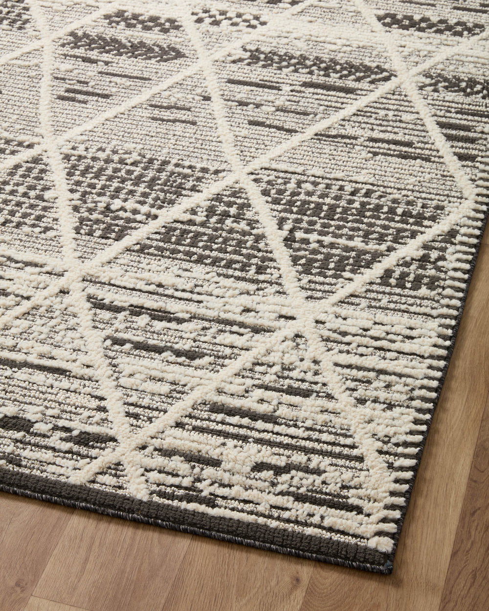 Fab-03 LOLOI Fabian Charcoal / Ivory Rug