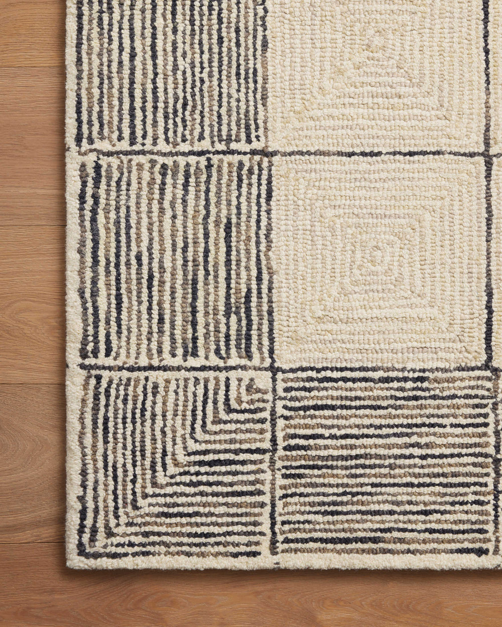 Francis Cream / Black Rug (FRA-02)