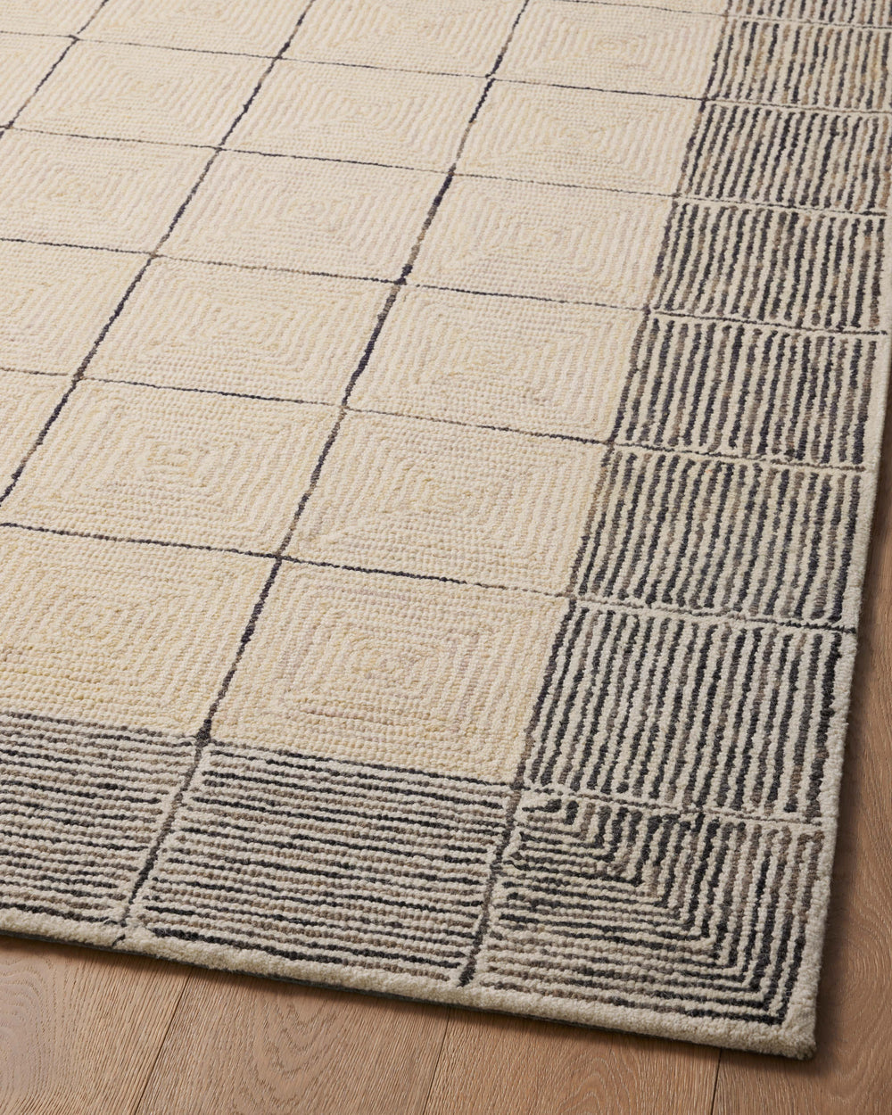 Francis Cream / Black Rug (FRA-02)