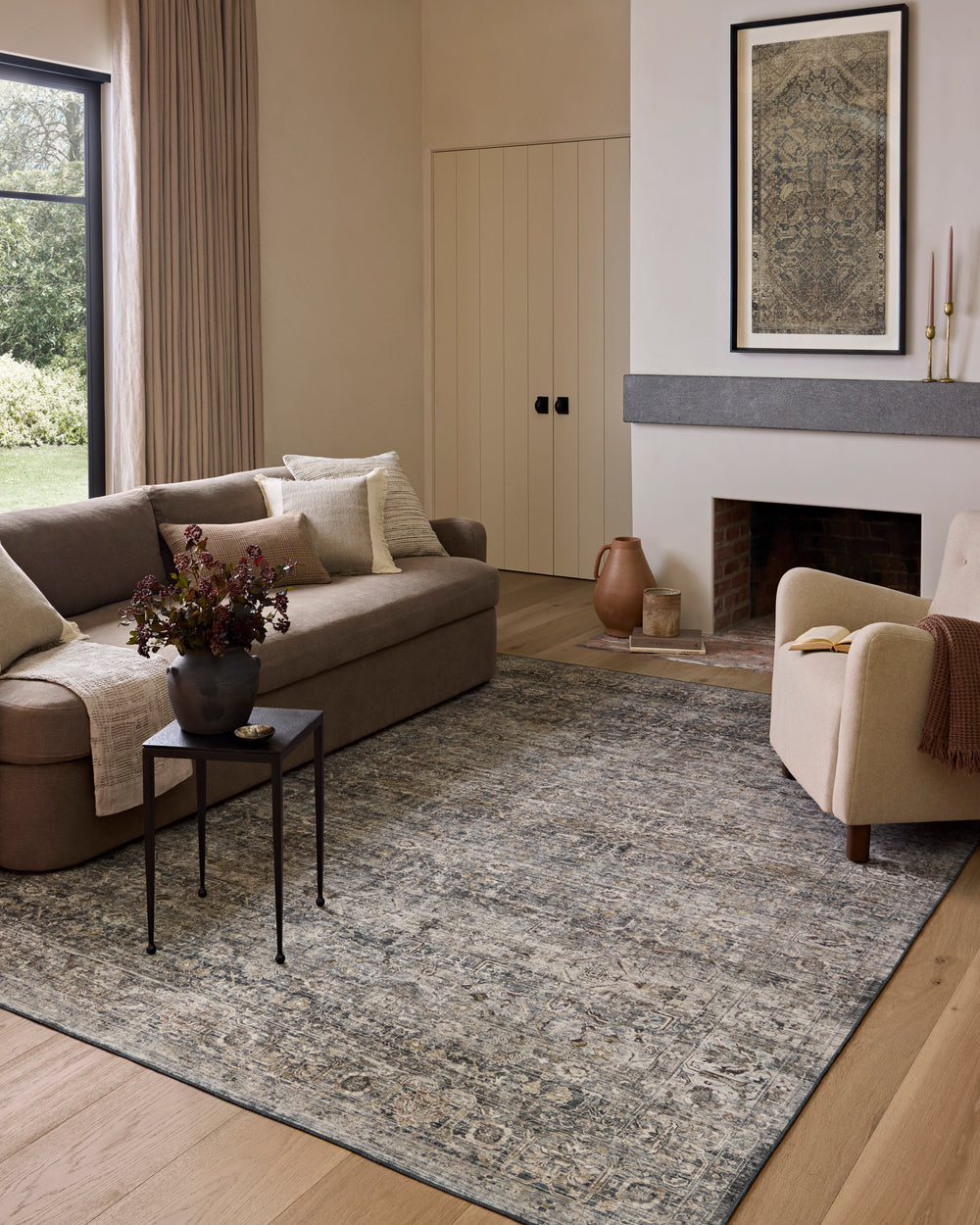 Josie Dove / Gold Rug (JOS-05)