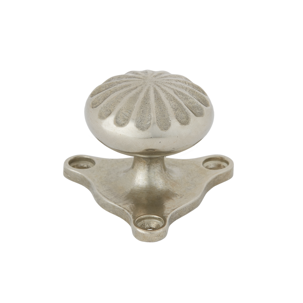Armac_Martin_Oldbury_Fluted_Cabinet_Knob_Oldbury_White_Bronze