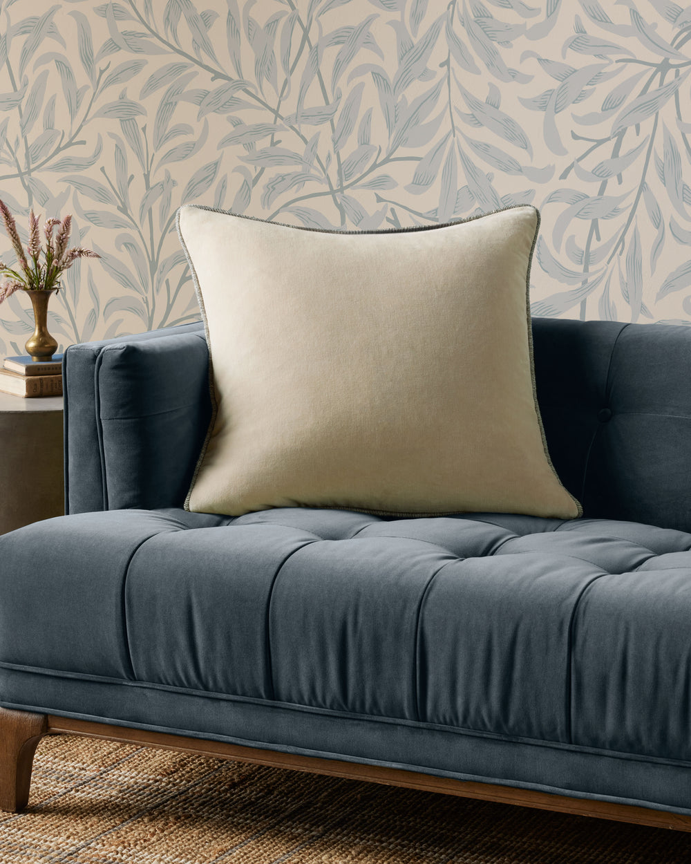 Liza Ivory Pillow (PCJ0020)