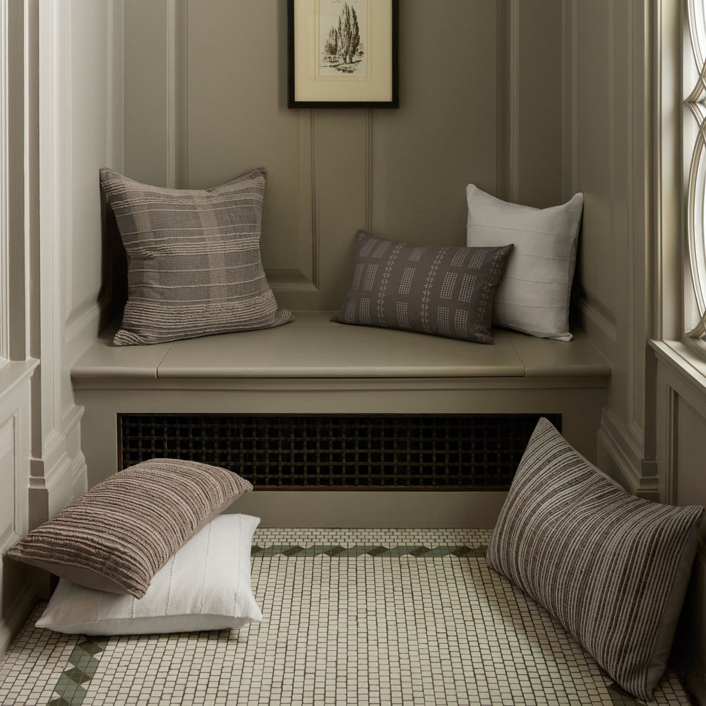 Julia Ivory Pillow (PJS0013)