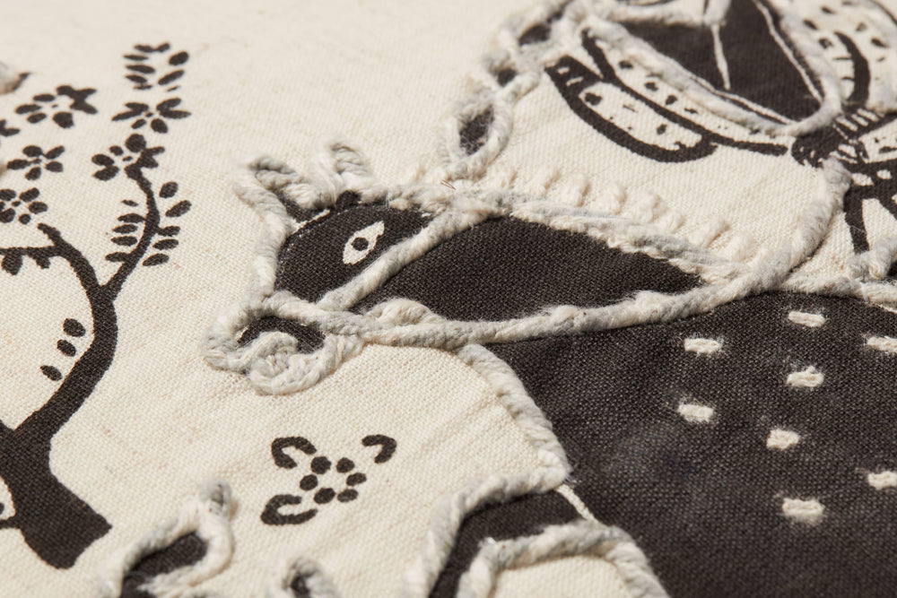 Ivory / Black Pillow (PLL0025)