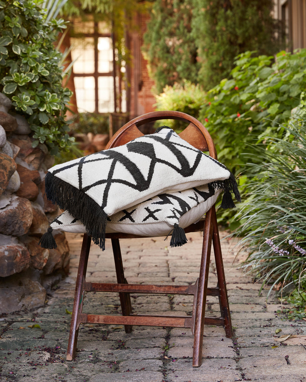 Coussin noir / ivoire (P0502)