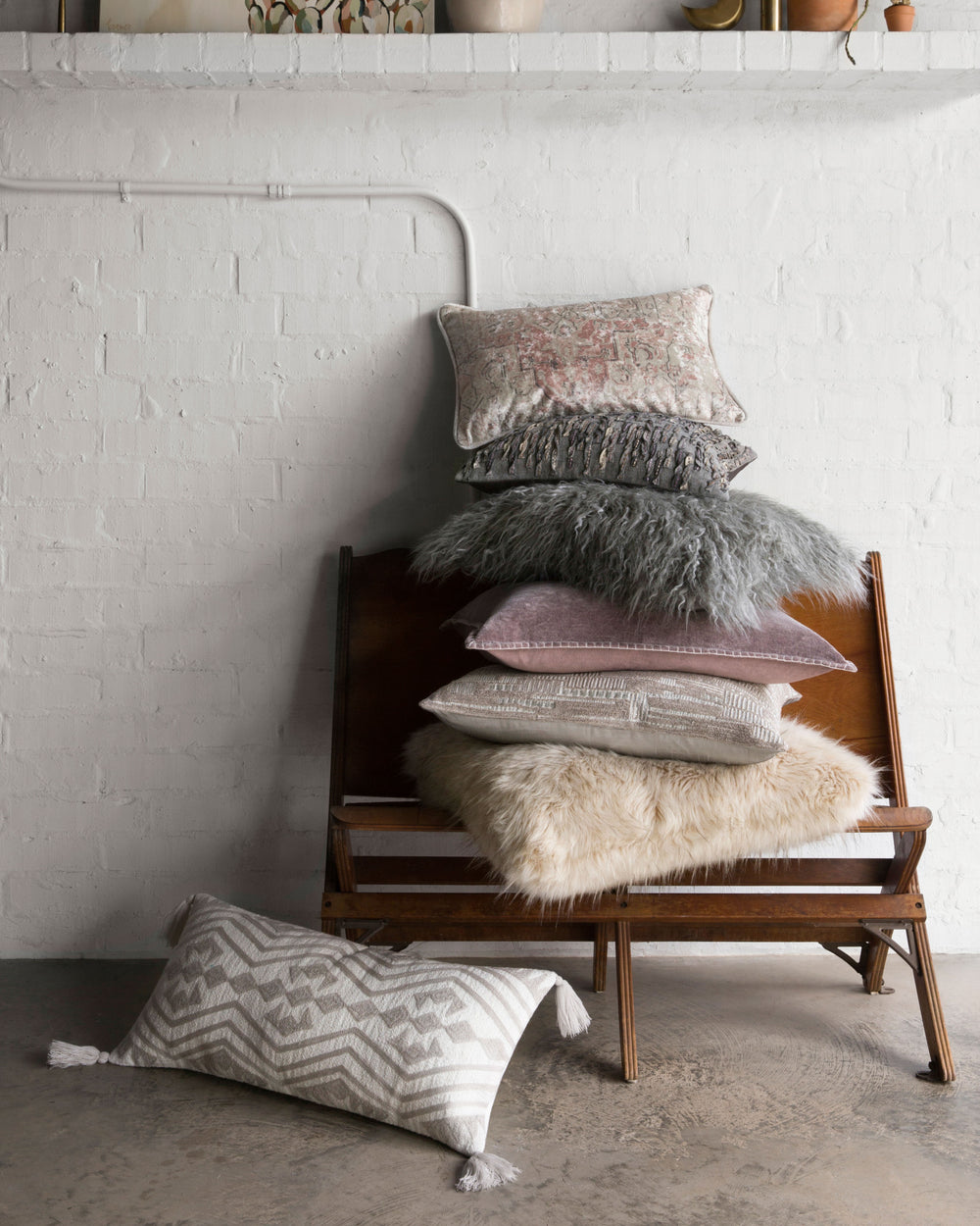 Grey Pillow (P0598)