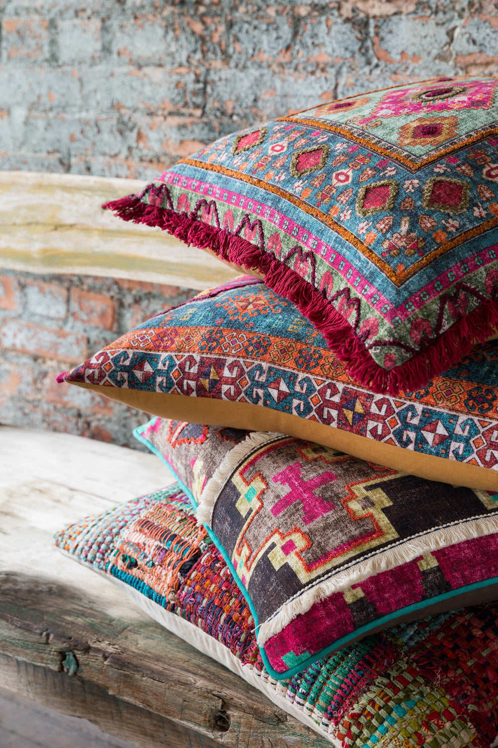 Red / Multi Pillow (P0535)