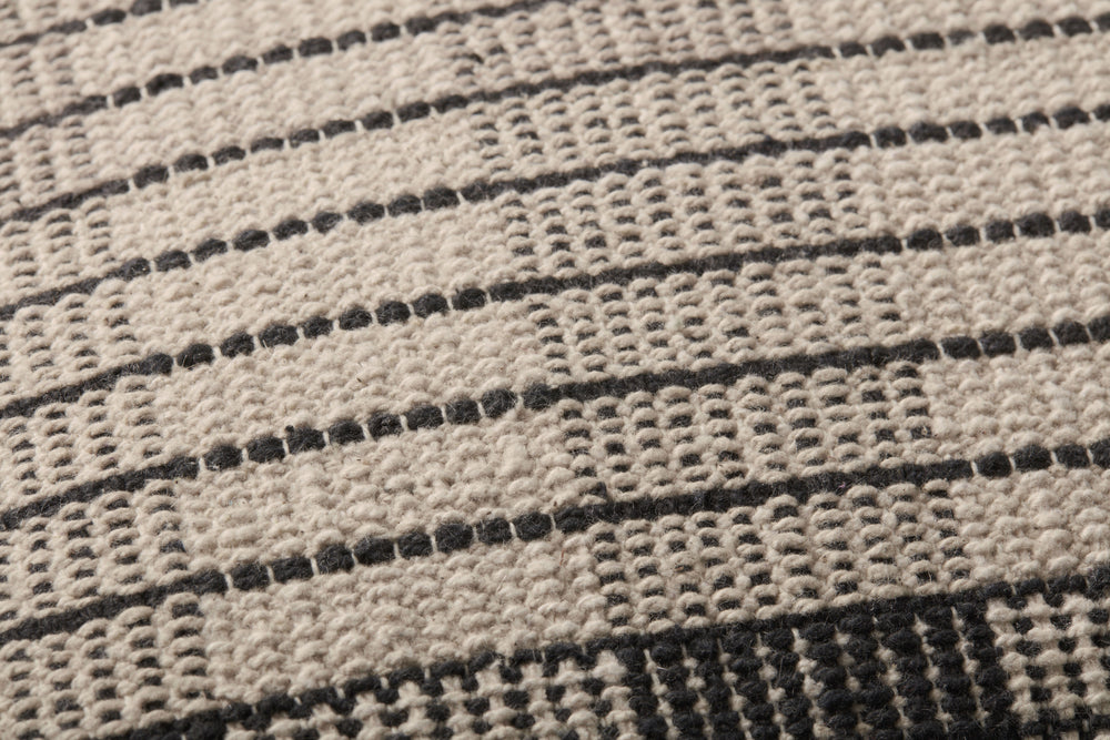 Ivory / Black Pillow (PAL0011)