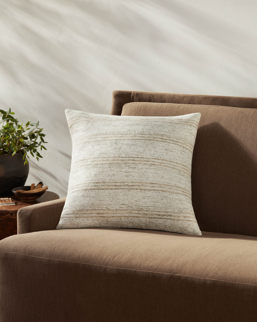 Zephyr Ivory / Natural Pillow (PAL0040)
