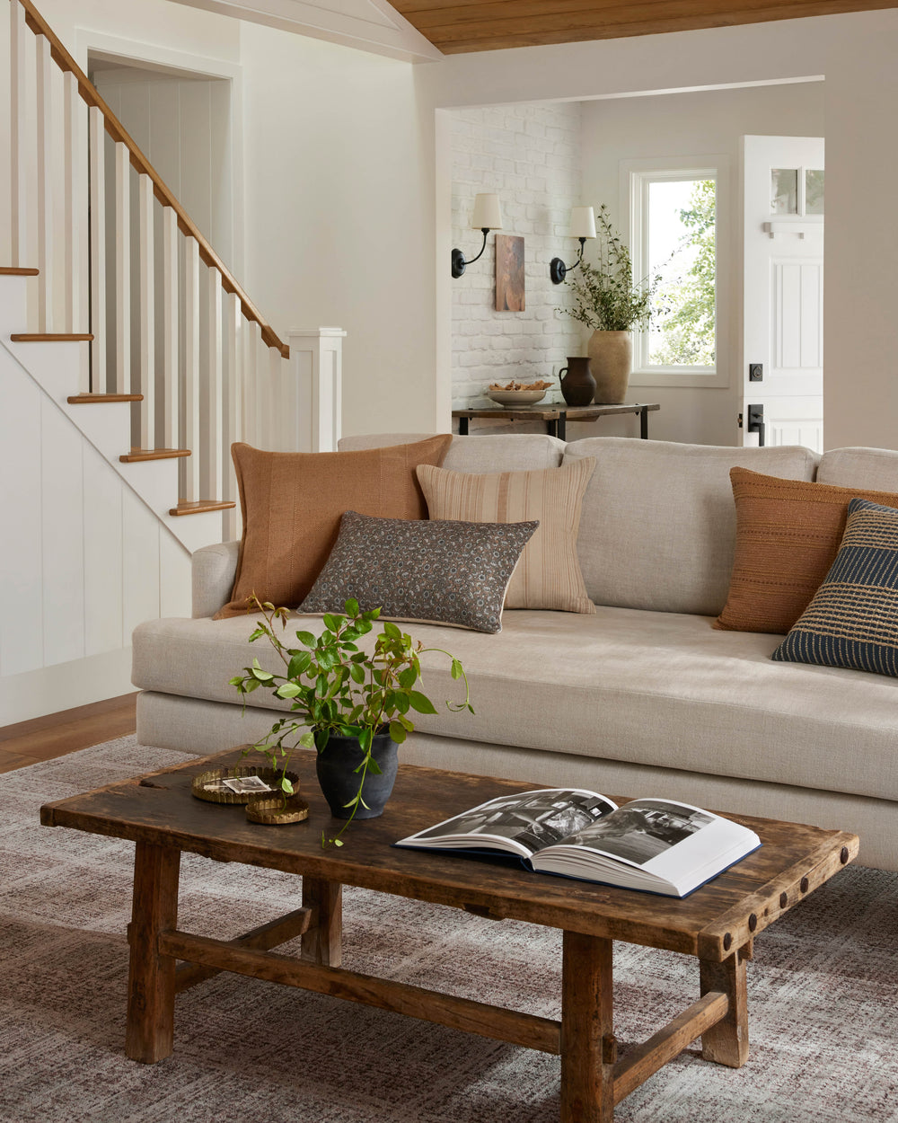 PAR0015 Celina Ivory/Wheat Pillow