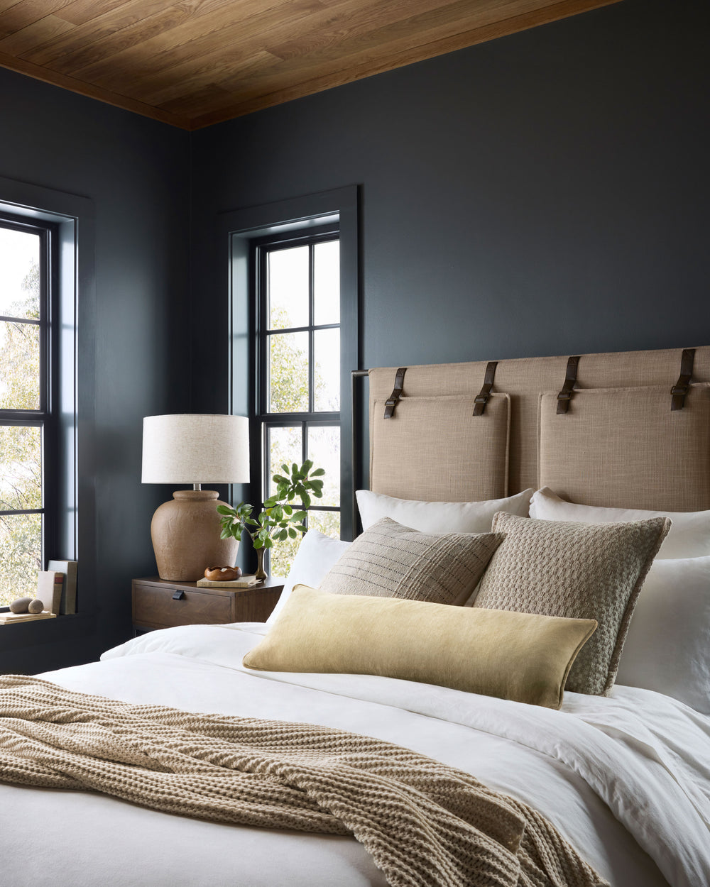 PMH1153 Lydia Straw/Natural Pillow