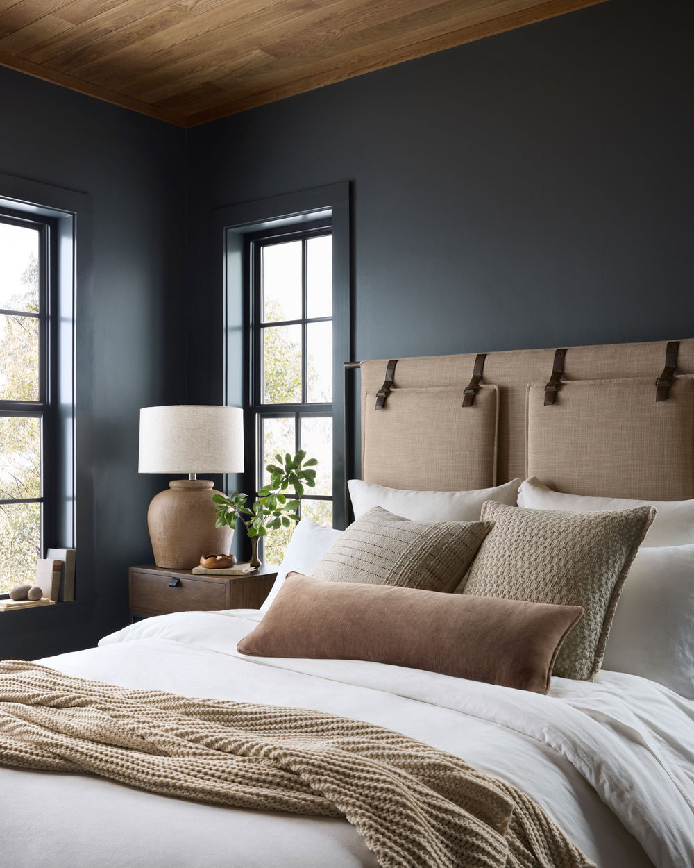 Walnut / Natural Pillow (PMH1153)