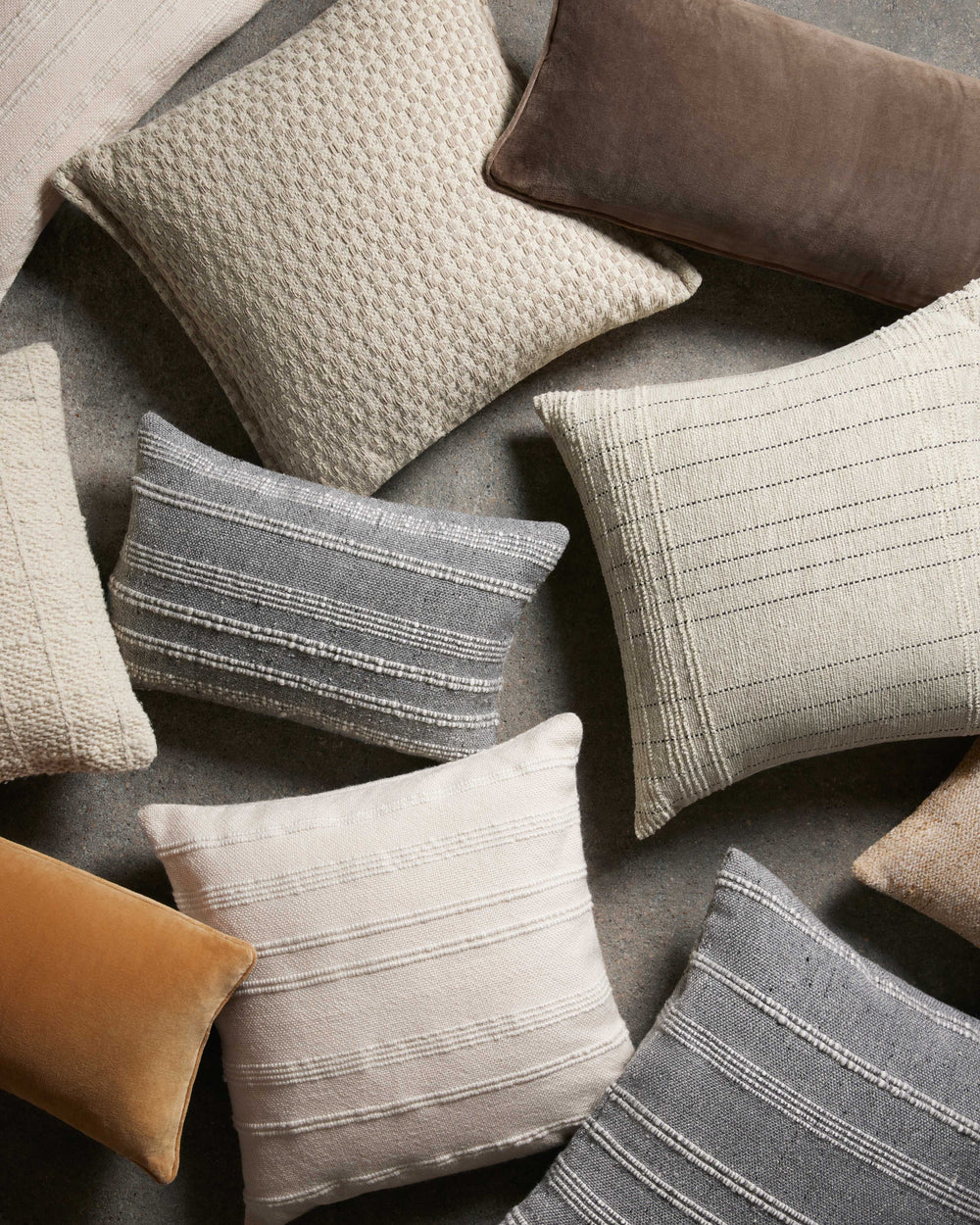 Walnut / Natural Pillow (PMH1153)