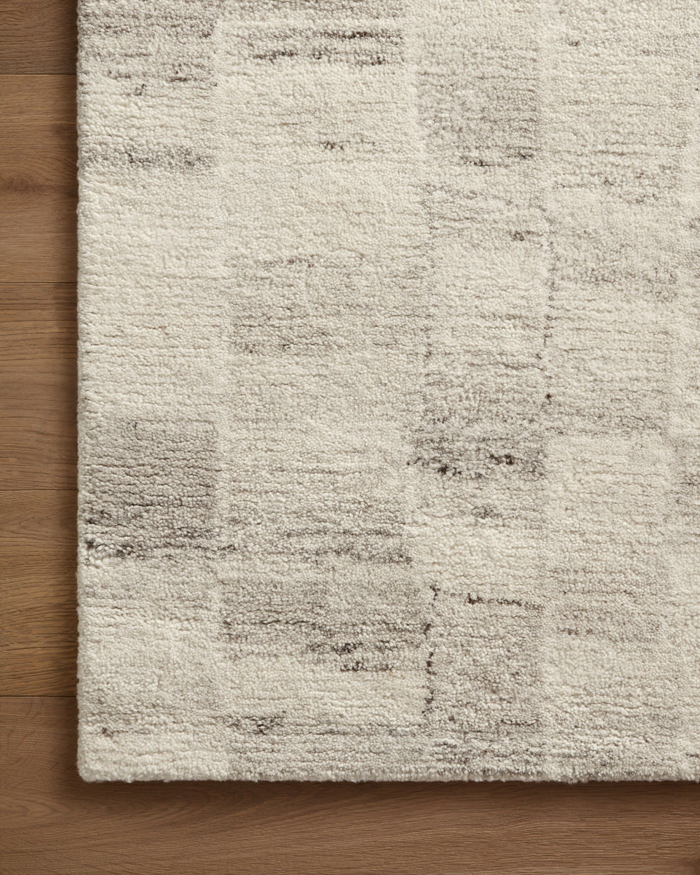 Rocky Ivory / Silver Rug (ROC-01)