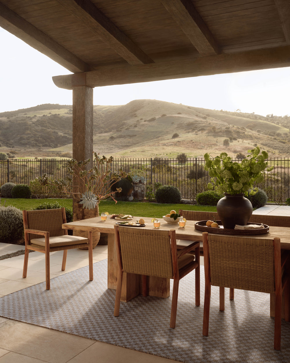 Topanga Natural / Silver Rug (TOP-02)
