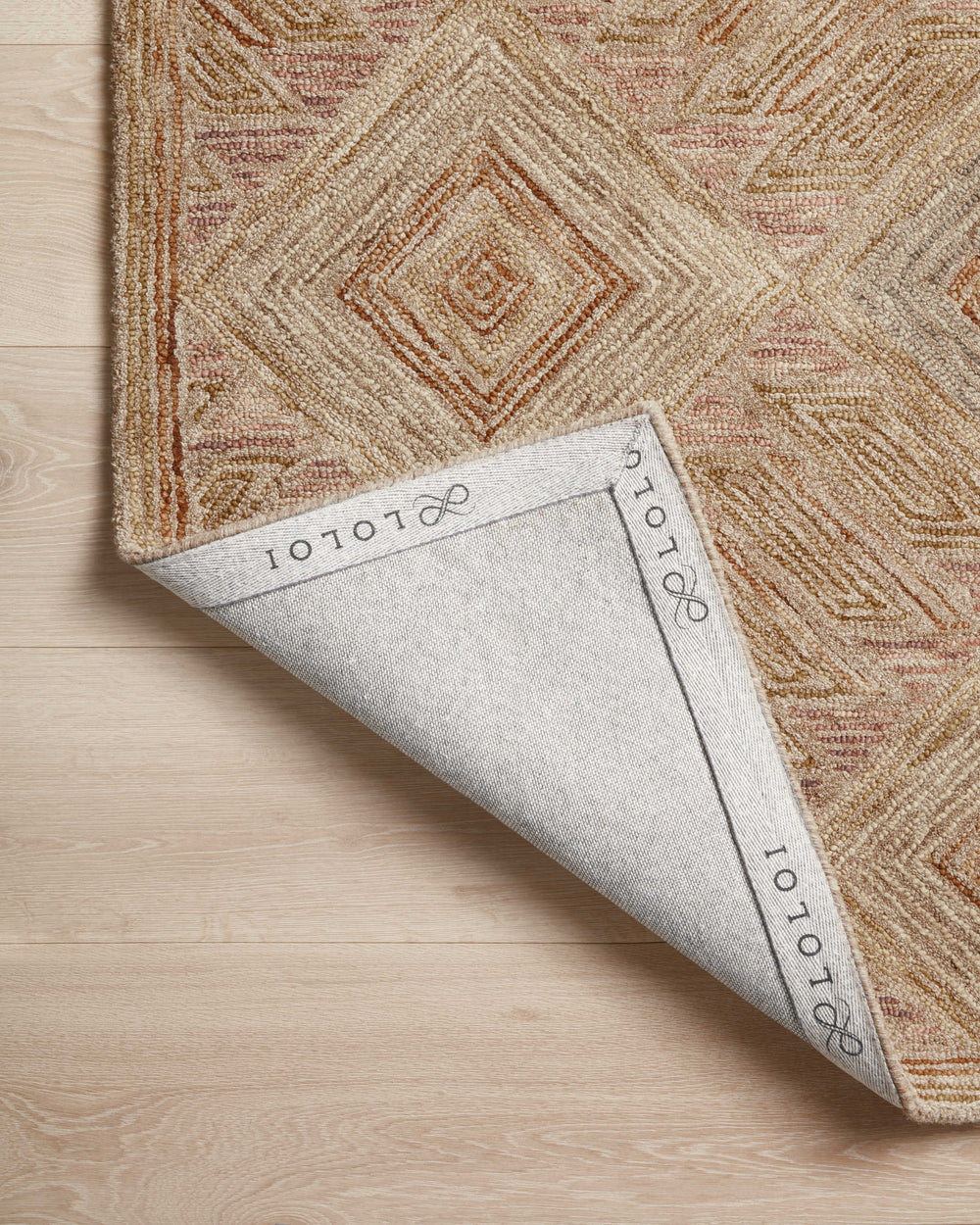 Var-02 Loloi Varena Berry / Multi Rug