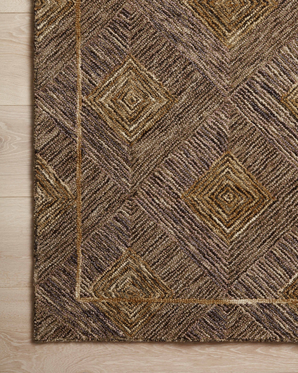 Varena Plum / Gold Rug (VAR-04)