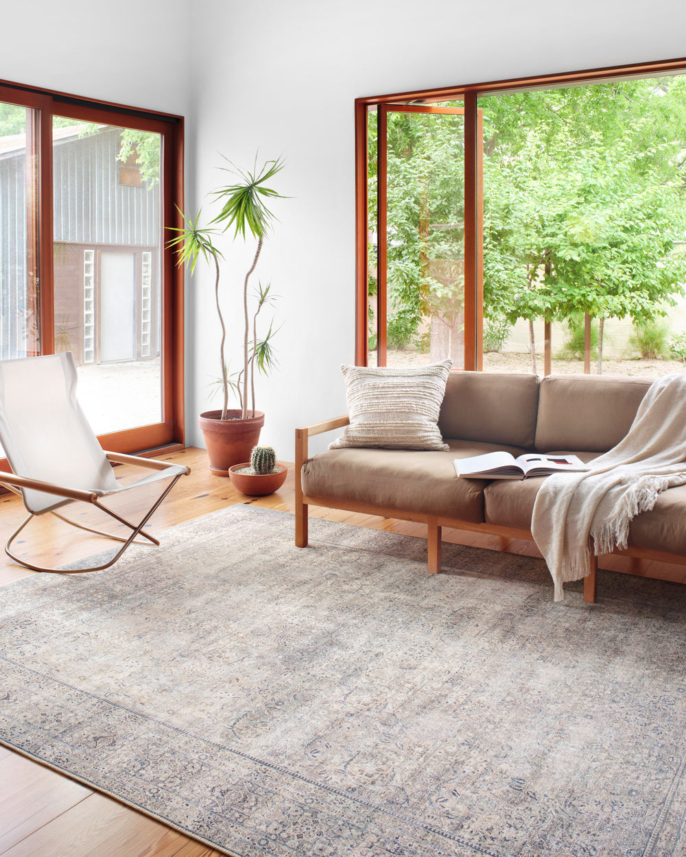 Wynter Silver / Charcoal Rug (WYN-03)