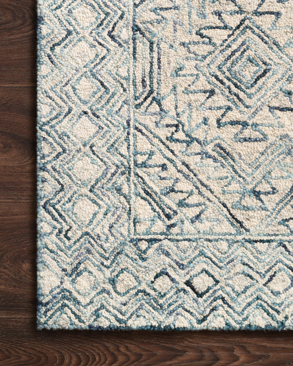 ZV-03 vit un tapis bleu