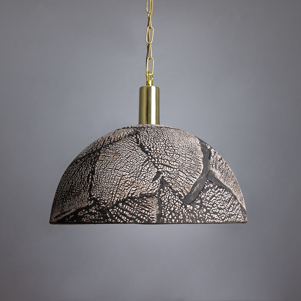 Pendentif kauri 37 cm - argile noire